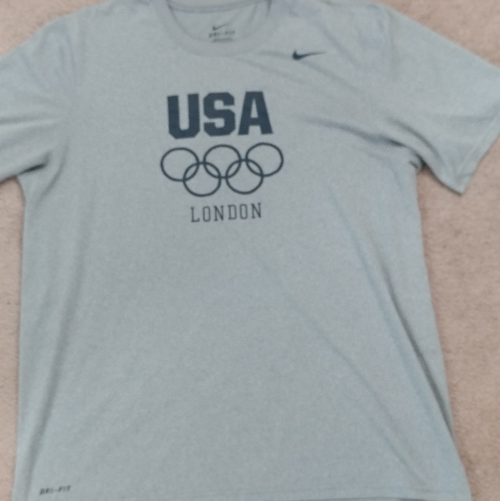 Nike Men's tshirt dri fit size large